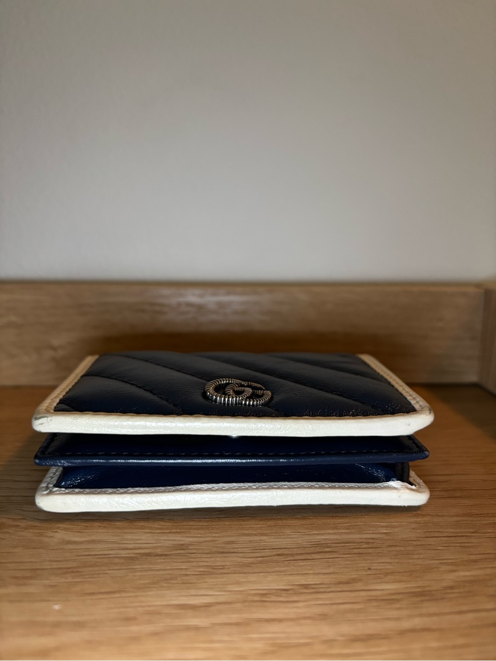 Gucci Navy Quilted Matelassé Wallet with White Trim and GG Hardware - Picture 6 of 10